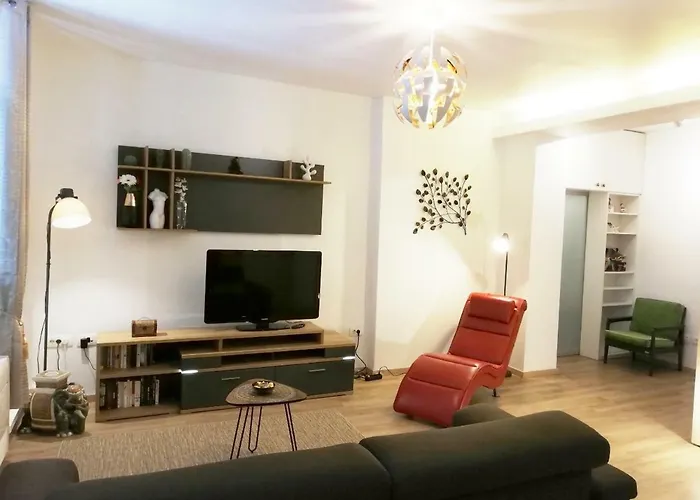 Lucy - Center Of 4 * * Rijeka